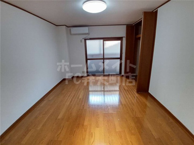 【寝室】 | ヴィラ天保山 | 落ち着いて過ごせるお部屋なので、寝室にいかがでしょうか