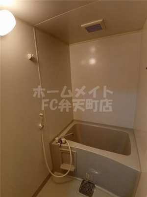 【浴室】 | ヴィラ天保山 | 落ち着いた空間のお風呂です