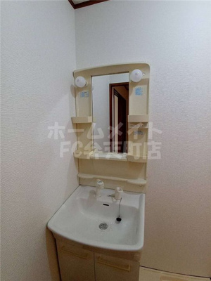 【洗面所】 | ヴィラ天保山 | 使いやすい洗面所です