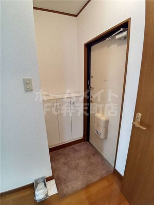 【玄関】 | ヴィラ天保山 | 明るい玄関です