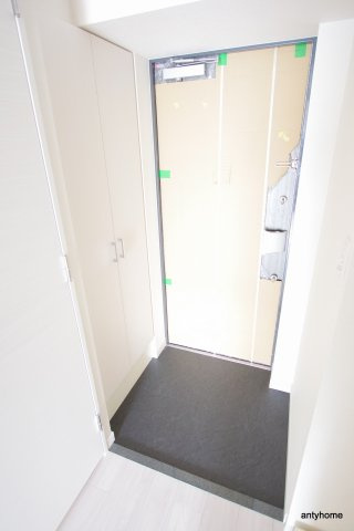 ファステート難波WESTパーク　仲介手数料無料の玄関
