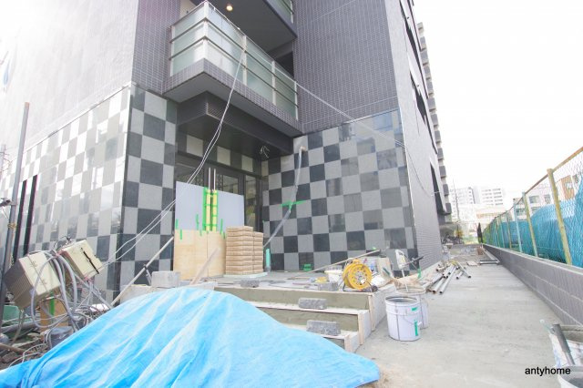 ファステート難波WESTパーク　仲介手数料無料のエントランス