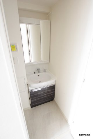ファステート難波WESTパーク　仲介手数料無料の洗面所