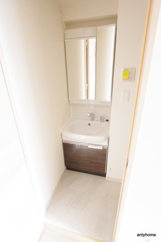 ファステート難波WESTパーク　仲介手数料無料の洗面所