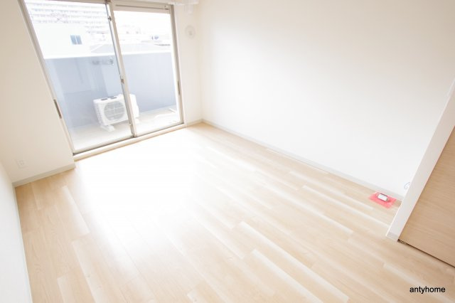 ファステート難波WESTパーク　仲介手数料無料の居間・リビング