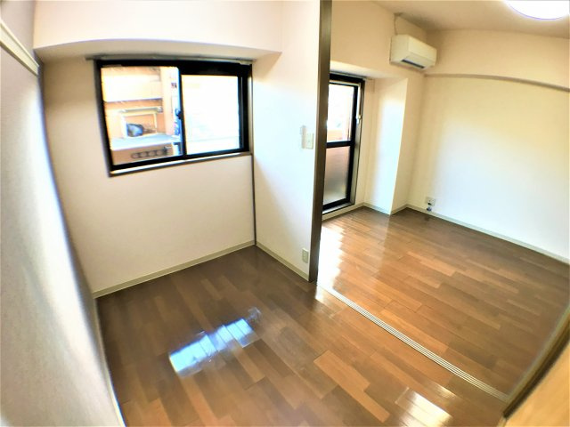 カーサコモダ新舞子Bの洋室