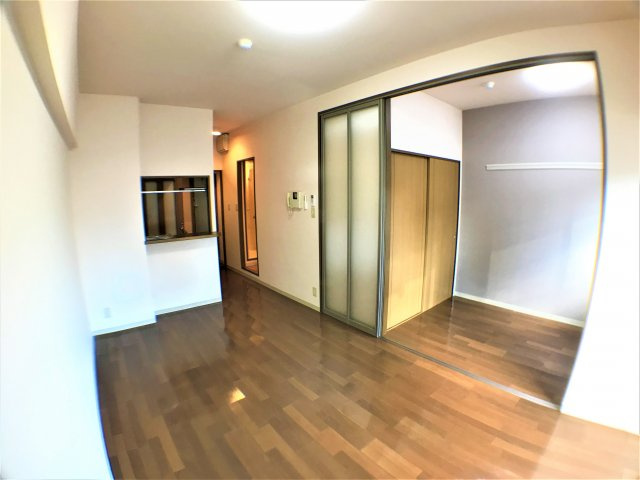 カーサコモダ新舞子Bの居間・リビング