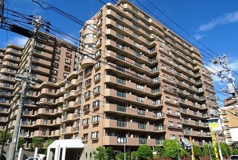 ナイスパークステイツ横濱鶴見（鶴見区佃野町）の外観|落ち着いた雰囲気の外観です　ナイスパークステイツ横濱鶴見　JR京浜東北線「鶴見」駅徒歩9分　敷地内駐車場100％完備無料で使用できます　LDKは約19.4帖　3LDK　平成9年築　リノベーション物件