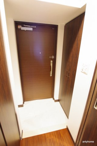 ラクラス本町東　仲介手数料無料の玄関