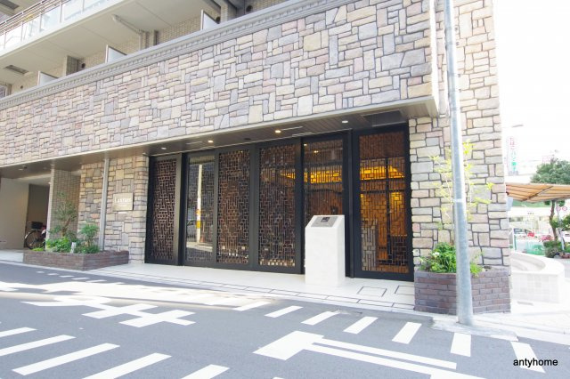 ラクラス本町東　仲介手数料無料のエントランス