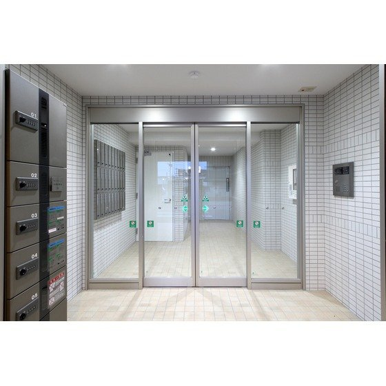 アップリッチ本荘のエントランス