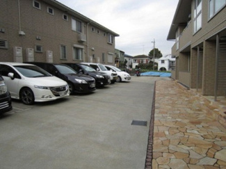 【駐車場】 | いつでも目の届く敷地内に駐車場があります♪お車をお持ちのファミリーさんにオススメです☆