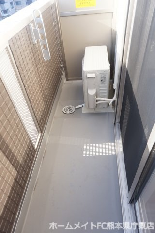 熊本市東区長嶺東５丁目のアパートのバルコニー