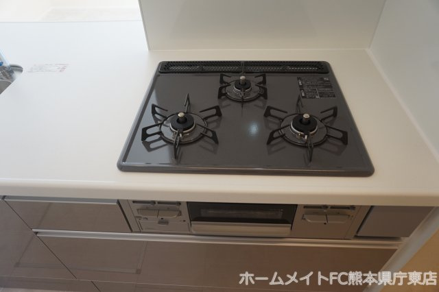 熊本市東区長嶺東５丁目のアパートのキッチン