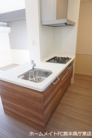 熊本市東区長嶺東５丁目のアパートのキッチン