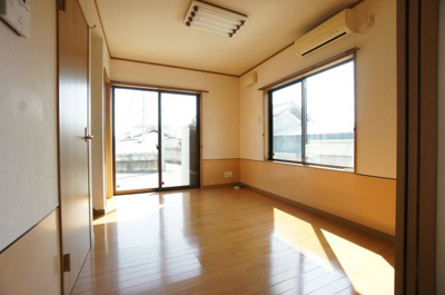 【居間・リビング】 | ハイツクラウン下新田２