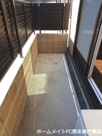 熊本市南区御幸西３丁目のアパートのバルコニー