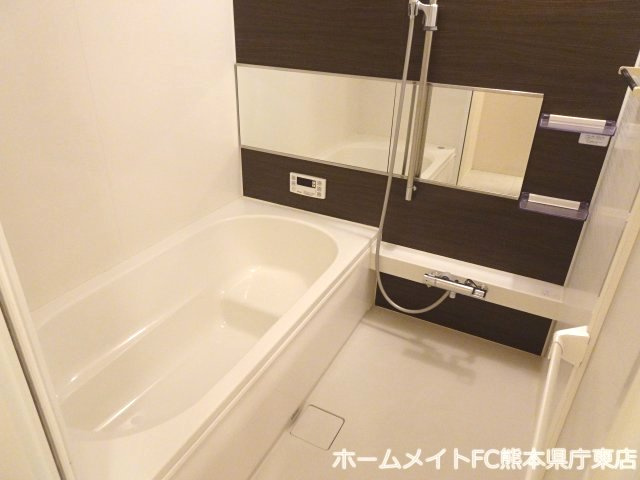 熊本市南区御幸西３丁目のアパートの浴室