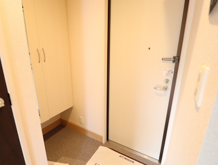 熊本市南区御幸西３丁目のアパートの玄関