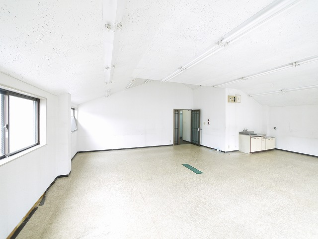 富雄北ビルの内装