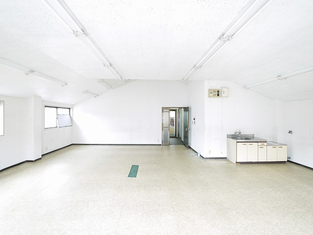 富雄北ビルの内装