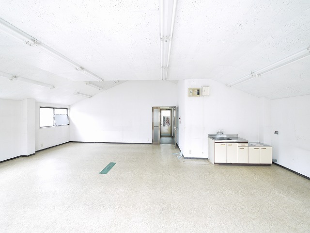 富雄北ビルの内装