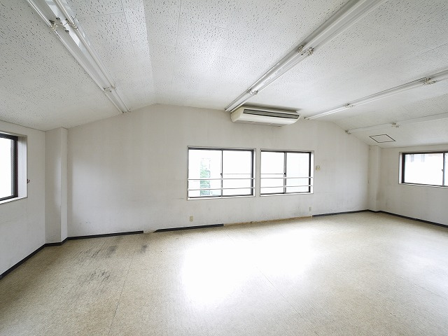 富雄北ビルの内装