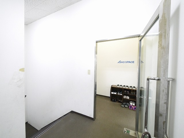 富雄北ビルの玄関