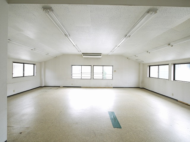 富雄北ビルの内装