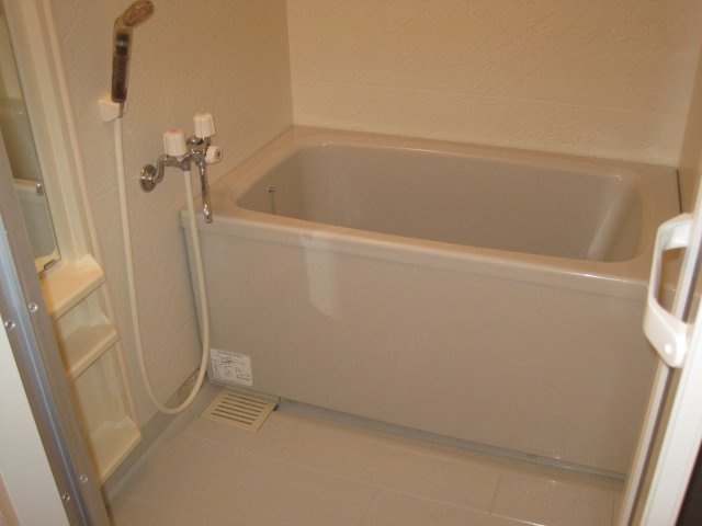 熊本市東区小山５丁目の賃貸マンションの浴室