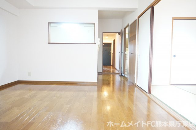 熊本市東区健軍３丁目の賃貸マンションの居間・リビング