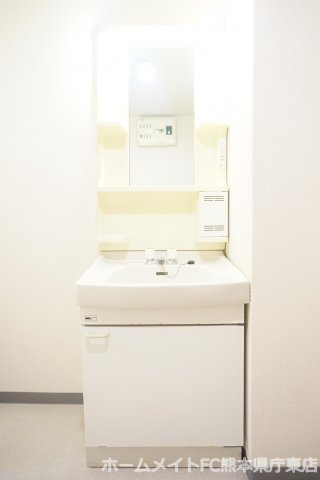 熊本市東区健軍３丁目の賃貸マンションの独立洗面台