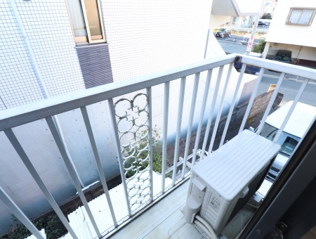 熊本市中央区新大江３丁目のアパートのバルコニー