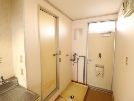 熊本市中央区新大江３丁目のアパートの玄関