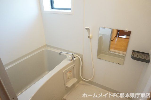 熊本市南区田迎５丁目のアパートの浴室