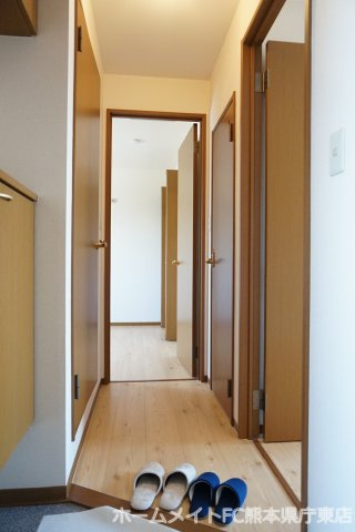 熊本市南区田迎５丁目のアパートの玄関
