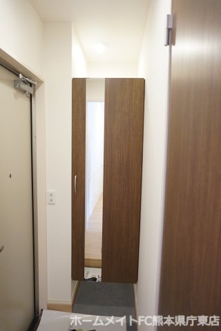 コンフォールの玄関