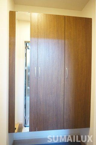 コンフォールの玄関