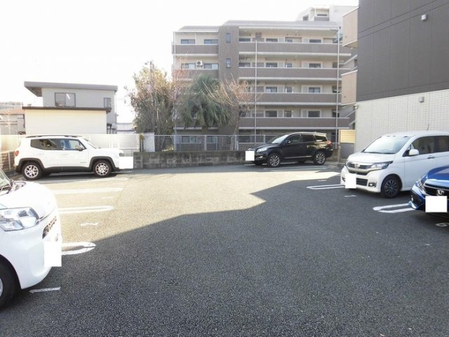 熊本市中央区萩原町のアパートの駐車場
