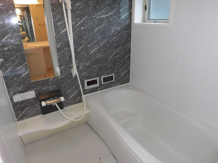 熊本市中央区萩原町のアパートの浴室