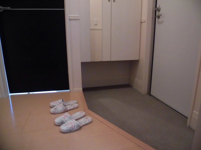 熊本市中央区萩原町のアパートの玄関