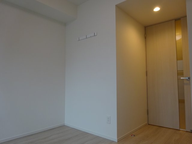 エストゥルース新小岩の洋室