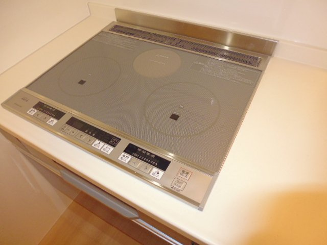 瀬戸内ハウジングのキッチン|ＩＨコンロ