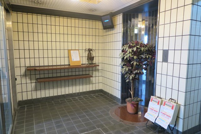 シャンクレール南堀江のエントランス