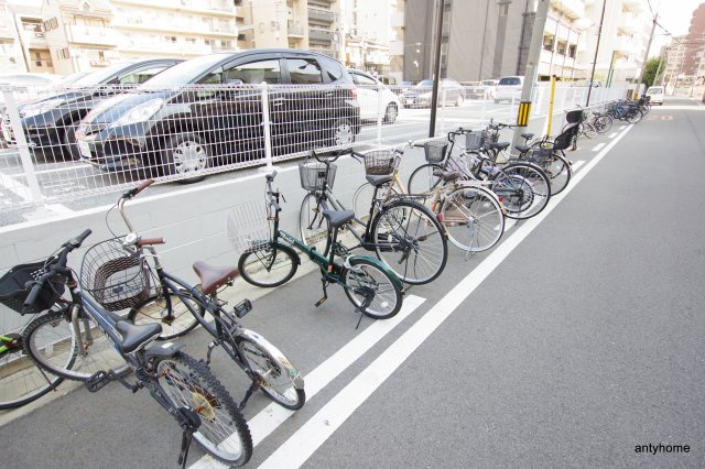 ライフステージ新大阪　仲介手数料無料の駐車場