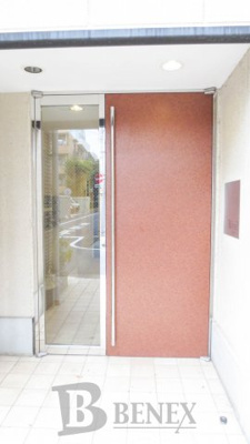 【エントランス】 | レヴェーユ | レヴェーユのエントランスです