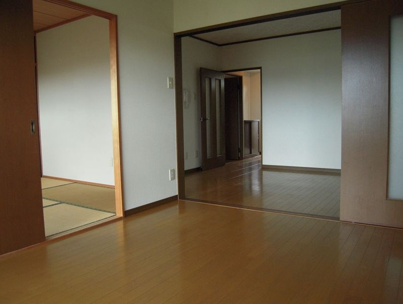 ラ・フォーレ峯の設備|使いやすい居間です
