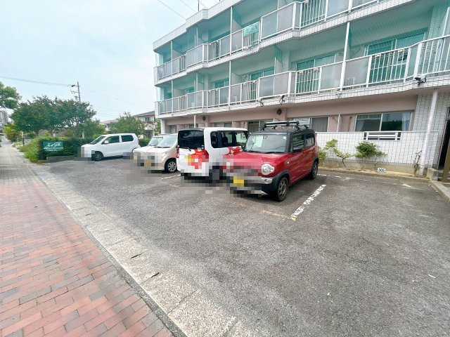 レイク東郷の駐車場