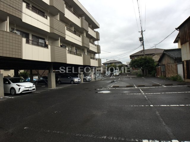【駐車場】 | ビューコートKF | 駐車場があるので、車を買う予定の方も安心です