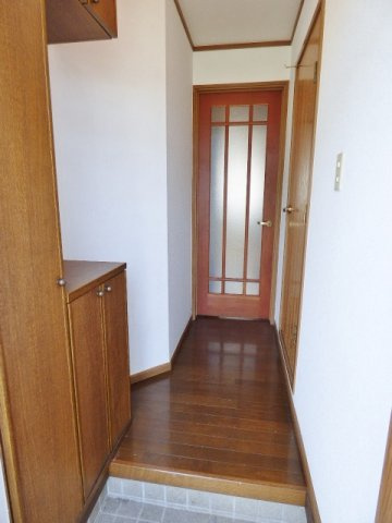 【玄関】 | メゾンエスポワール | シューズボックスは容量大。小物を置くスペースもありますよ。